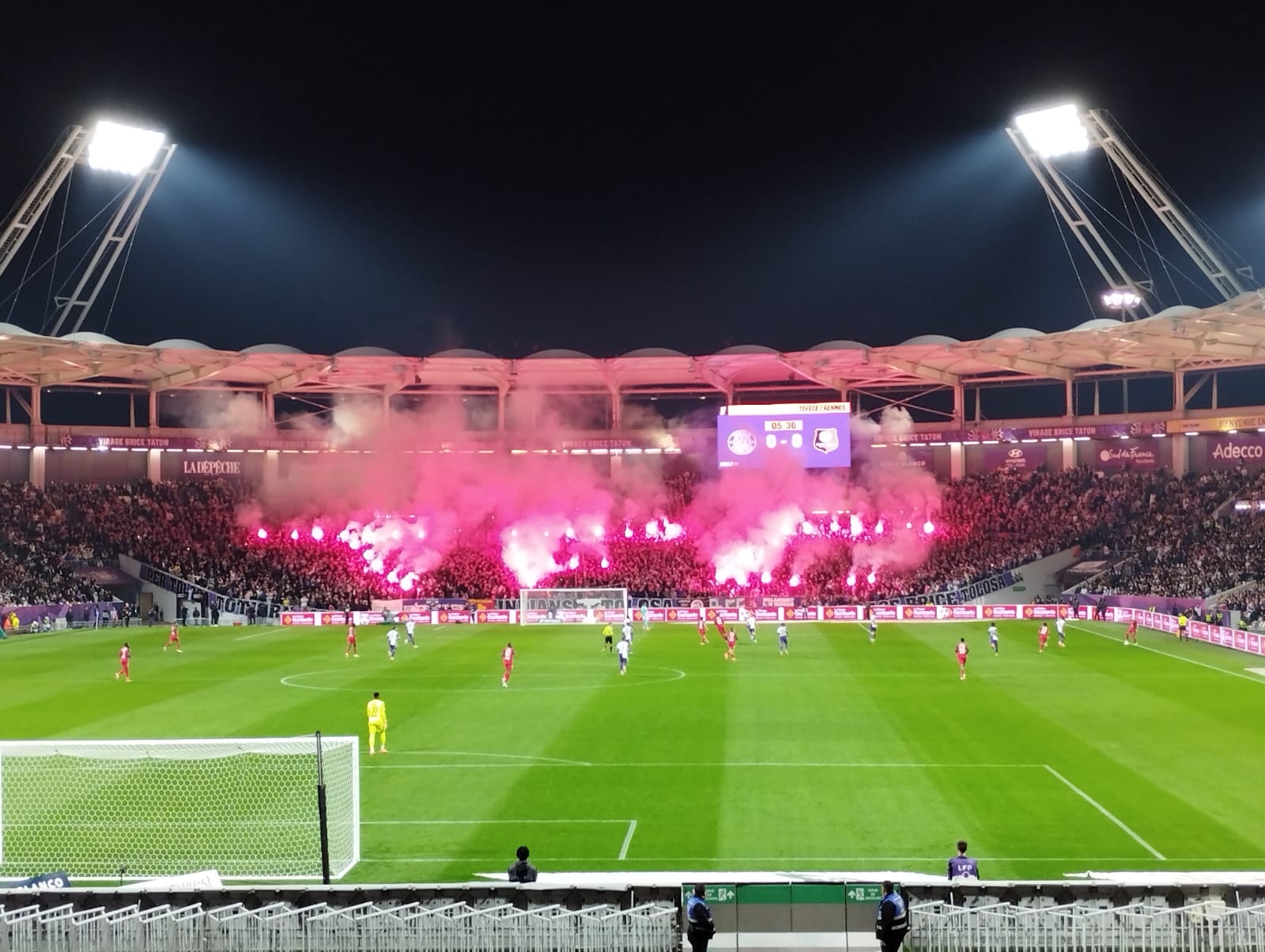 fumi dans le stadium de toulouse