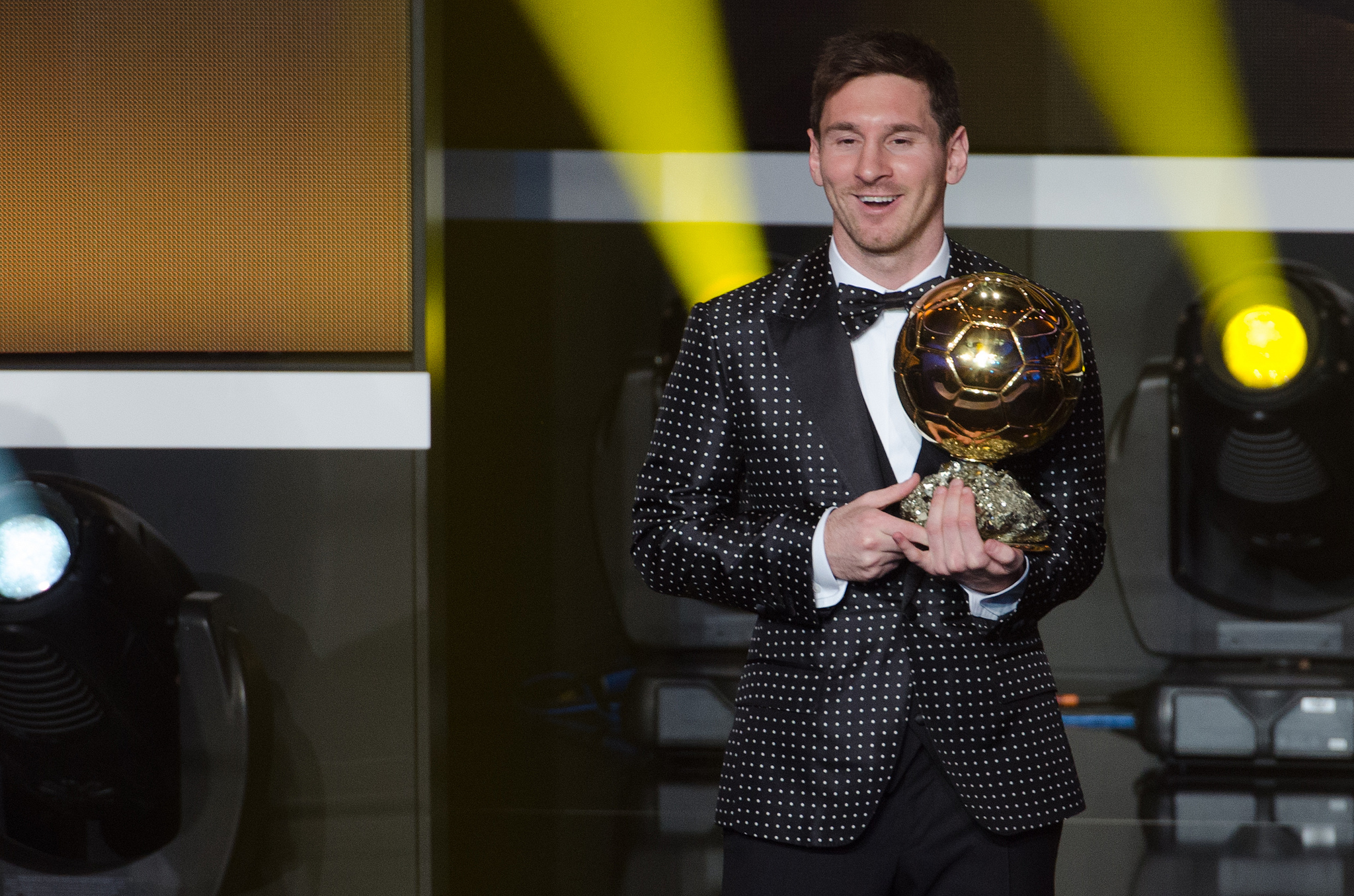 Messi, premier joueur de l'histoire à décrocher 4 Ballons d'or